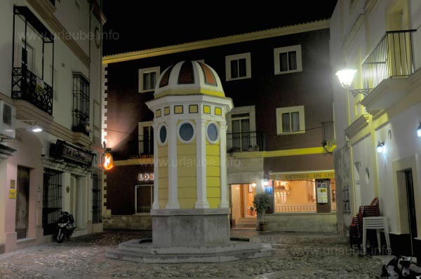Plaza de la C&aacute;rcel with the Hotel Los C&aacute;ntaros