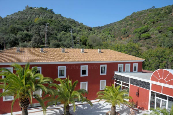 View to the adjoining building of the Palacete Mirador