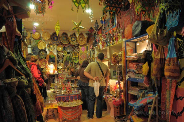 Souvenir shop in Juderia