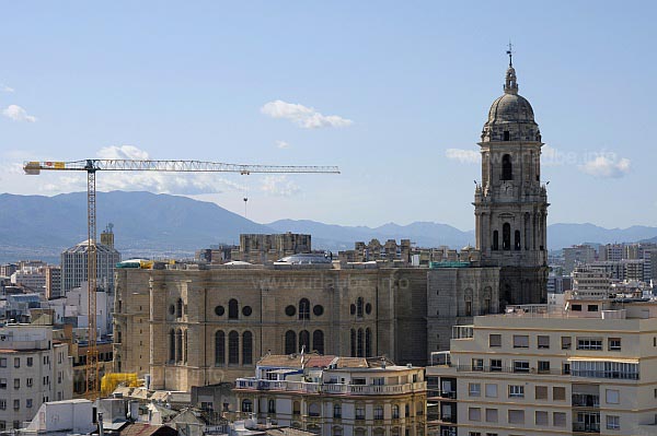 Catedral La Manquita with the stub of the south tower