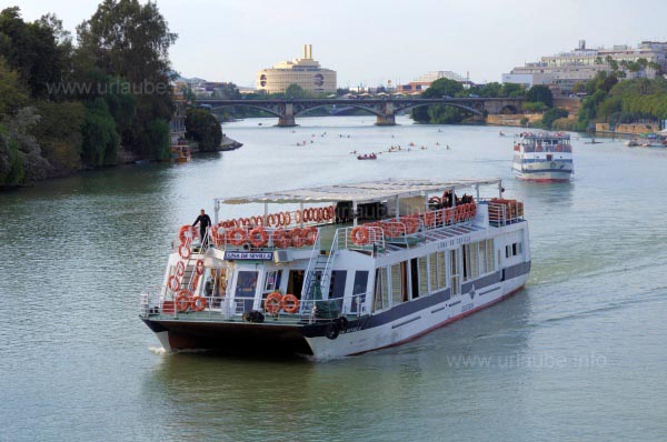 Boat tour on the Guadalquivir