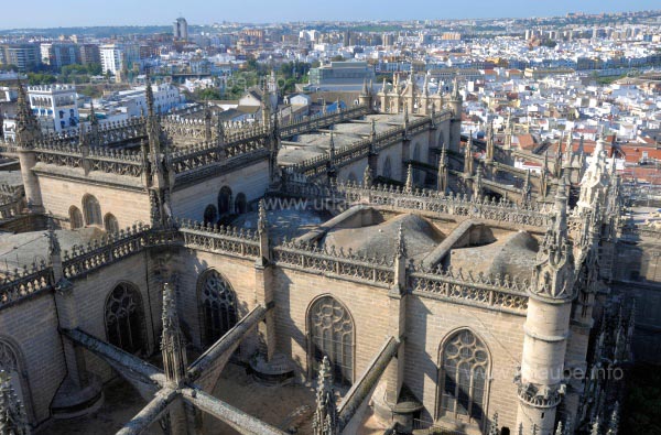 View from the Giralda over the cathedral and Sevilla