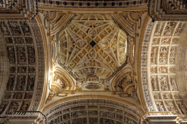 Ceiling decoration of the Convento de San Jer&oacute;nimo
