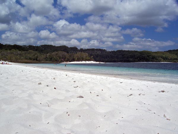Snow white sand at the Lake MacKenzie