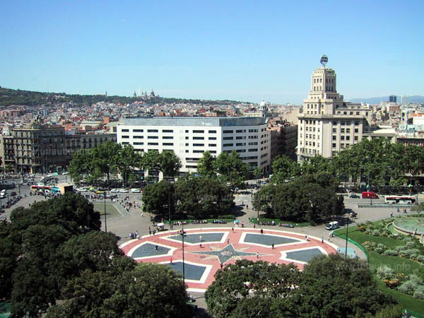 The Pla�a de Catalunya viewed from the Corte Ingl&eacute;s