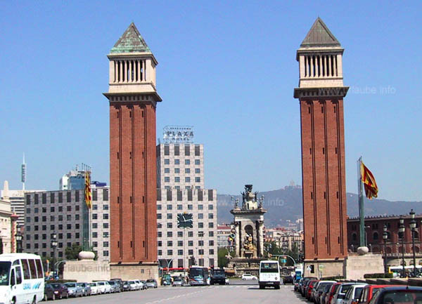The two towers at the Pla�a d\'Espanya