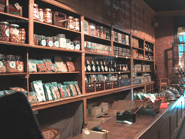 Old grocery Can Gisbert