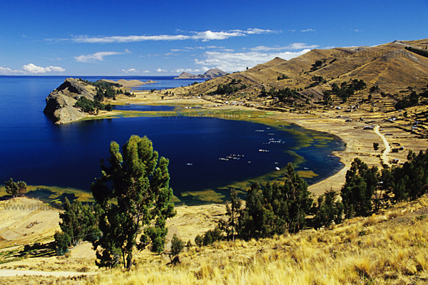 In the first pass, a dream view opens to a small bay with deep blue water