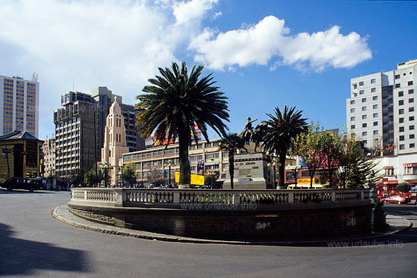 The concrete block at the left side is the Hotel Radisson Plaza