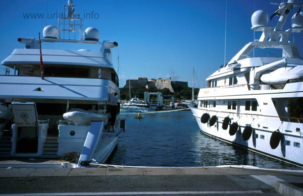 View to the Fort Carr&eacute; through two yachts