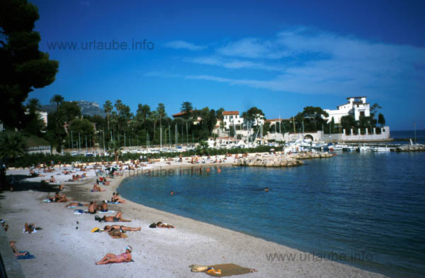 The dream beach of Beaulieu with the Villa K&eacute;rylos in the background
