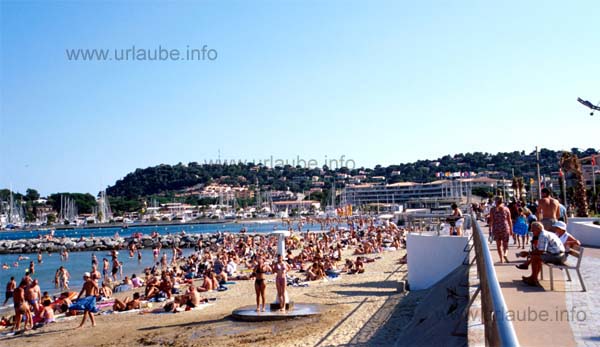View to the city promenade in direction to the harbour