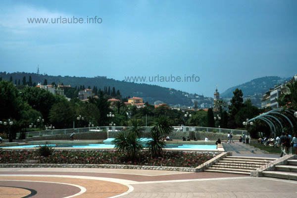 Place Mass&eacute;na: here, one can rest