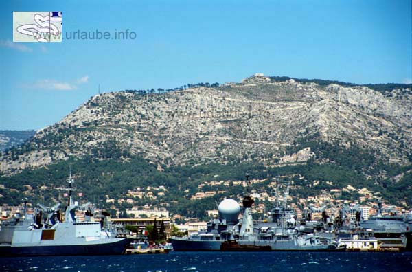 The Mont Faron with its serpentine road