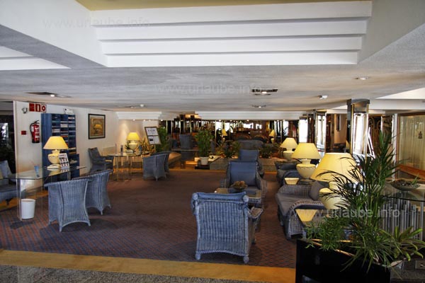 A simple lobby without chic