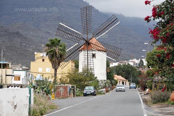 The mill is the emblem of this little place Molina de Viento that got its name by this way.