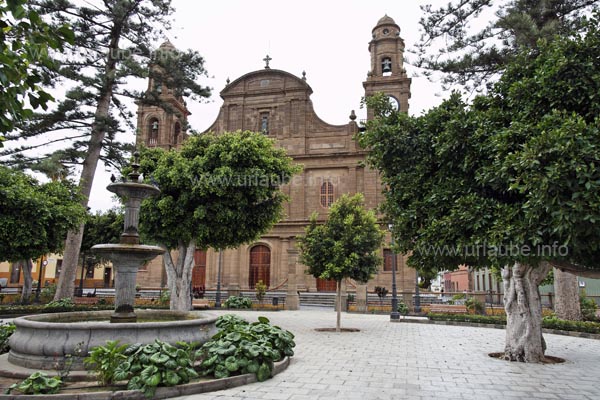 But therefore, the centre of the place G&aacute;ldar has a very nice appearance.