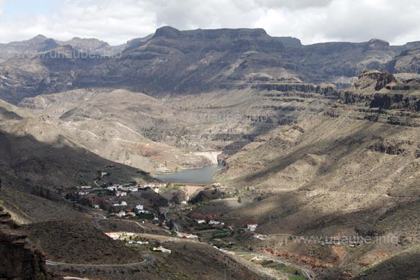 The excursion to the  Embalse de Ayagaures remains in our memories as a very special highlight.