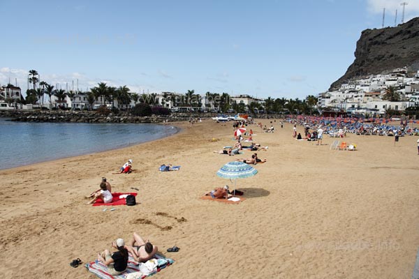 In Puerto de Mog&agrave;n, it is also possible to bath.