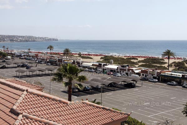 There are big parking places at Playa del Ingl&eacute;s.