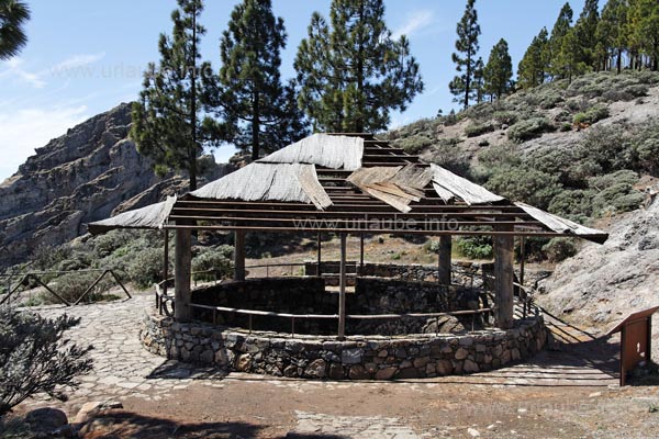 This Pozo de Nieve de los Canonigos is an imitation of the snow fountain of the 16th century. In the interior, snow and ice cream could be conserved in the past.