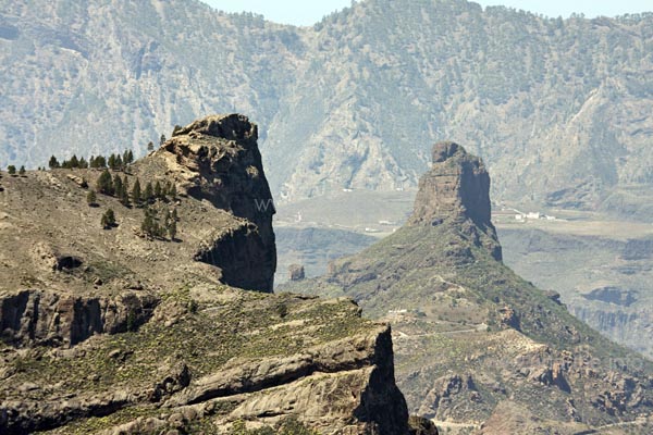 Although Roque Bentayga is not as high as the Pico de las Nieves, it offers in any case a distinctive exterior.