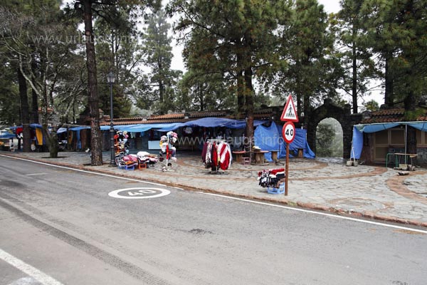 In Cruz de Tejeda one can get any kind of souvenirs and local products.