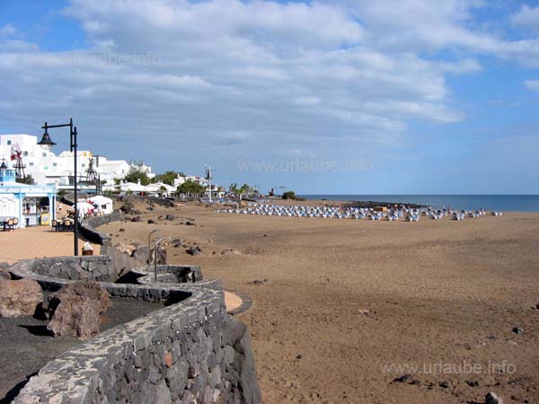Playa de los Pocillos in Puerto del Carmen
