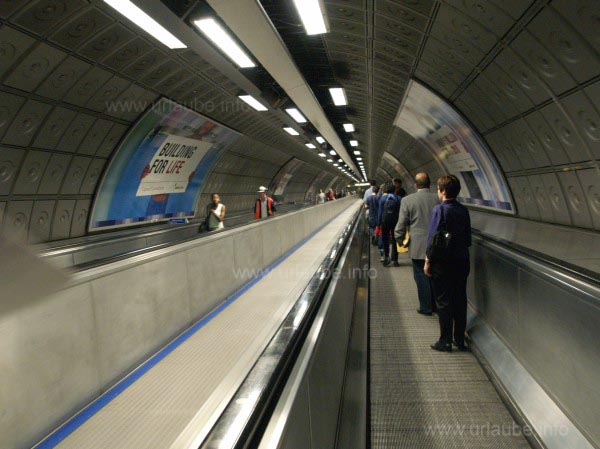 Conveyor belt of the subway