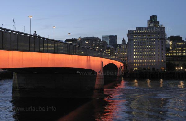 London Bridge in the evening