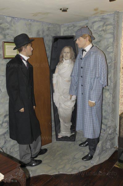 Waxworks in the Sherlock Holmes Museum