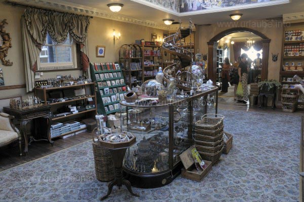 Souvenir Shop at the Sherlock Holmes Museum