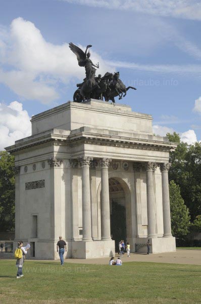 Wellington Arch at the Hyde Park