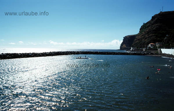 Here, one can really enjoy to bath in the sea.