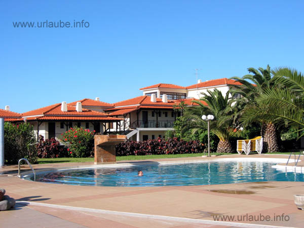 The pool in the Hotel Ondamar