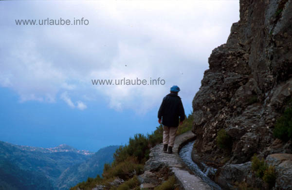 Clowds raise at the Levada de Bica da Cana
