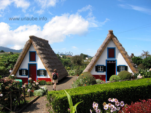 The famous little Santana houses (Casas de Colmo)
