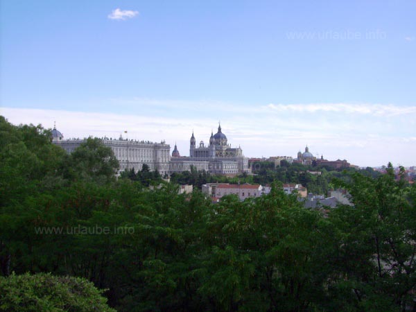 View from the cableway in the Casa de Campo to the Palacio Real and the Cathedral Nuestra Se�ora de La Almudena
