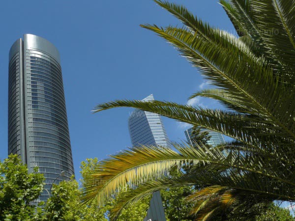 Already visible from a distance: small Manhattan with the skyscrapers of Chamart&iacute;n in the north of Madrid