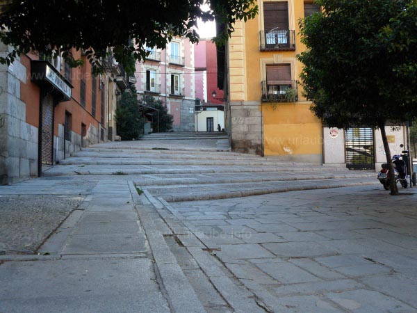 Attractive alleyways