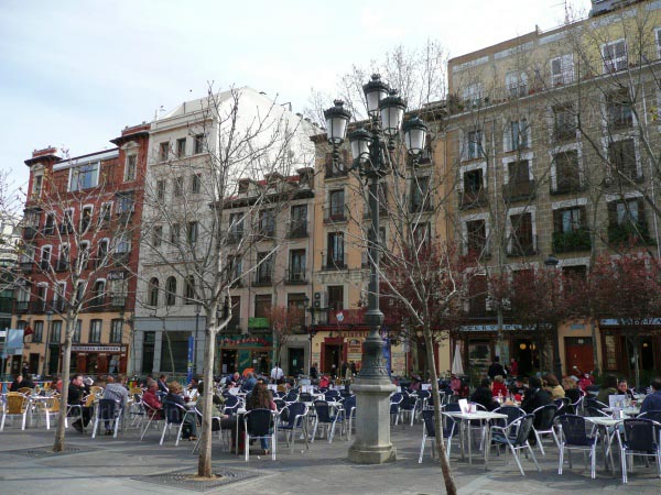 Also in Huertas, the coffee bars are always crowded - but at nights, the number of visitors gets doubled