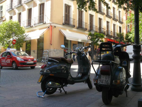 Also in Malasa�a the vespas are popular - but unthinkable in the Gran V&iacute;a!