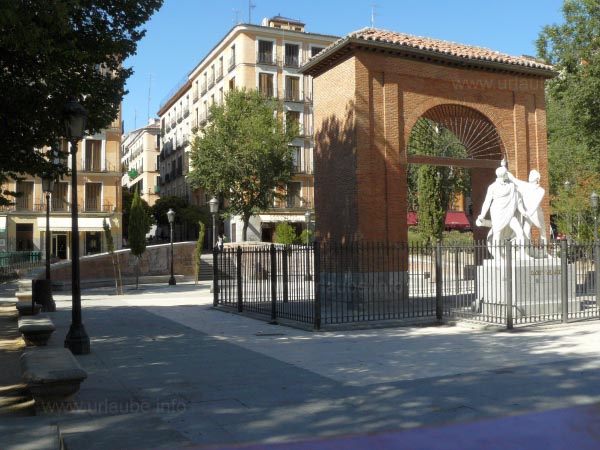 The monument Antonio Sol&aacute;