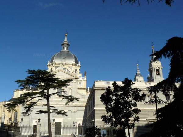 The morning sun light makes the cathedral gleam.