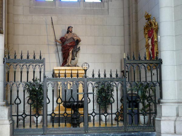 A small side catherdral