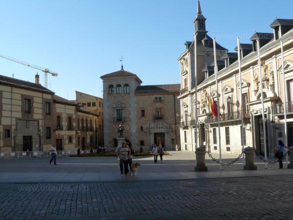 The Plaza de la Villa in the morning