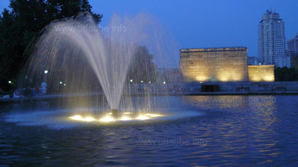 The evening illumination of the temple
