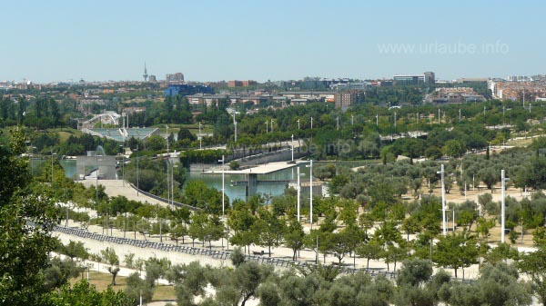 View from a hill. In the distance, there is the tv tower at the subway station O'Donnell (L6).