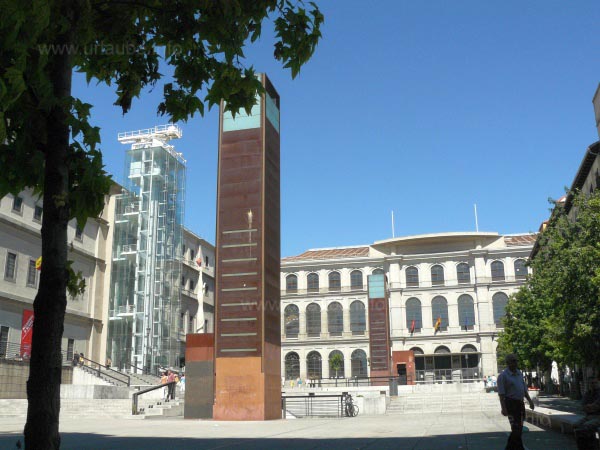 The plaza at the arts museum Centro de Arte Reina Sof&iacute;a