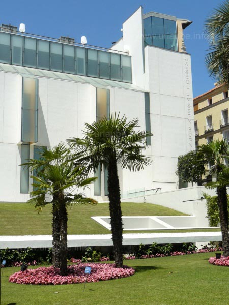 The cladding of the museum Thyssen-Bornemisza